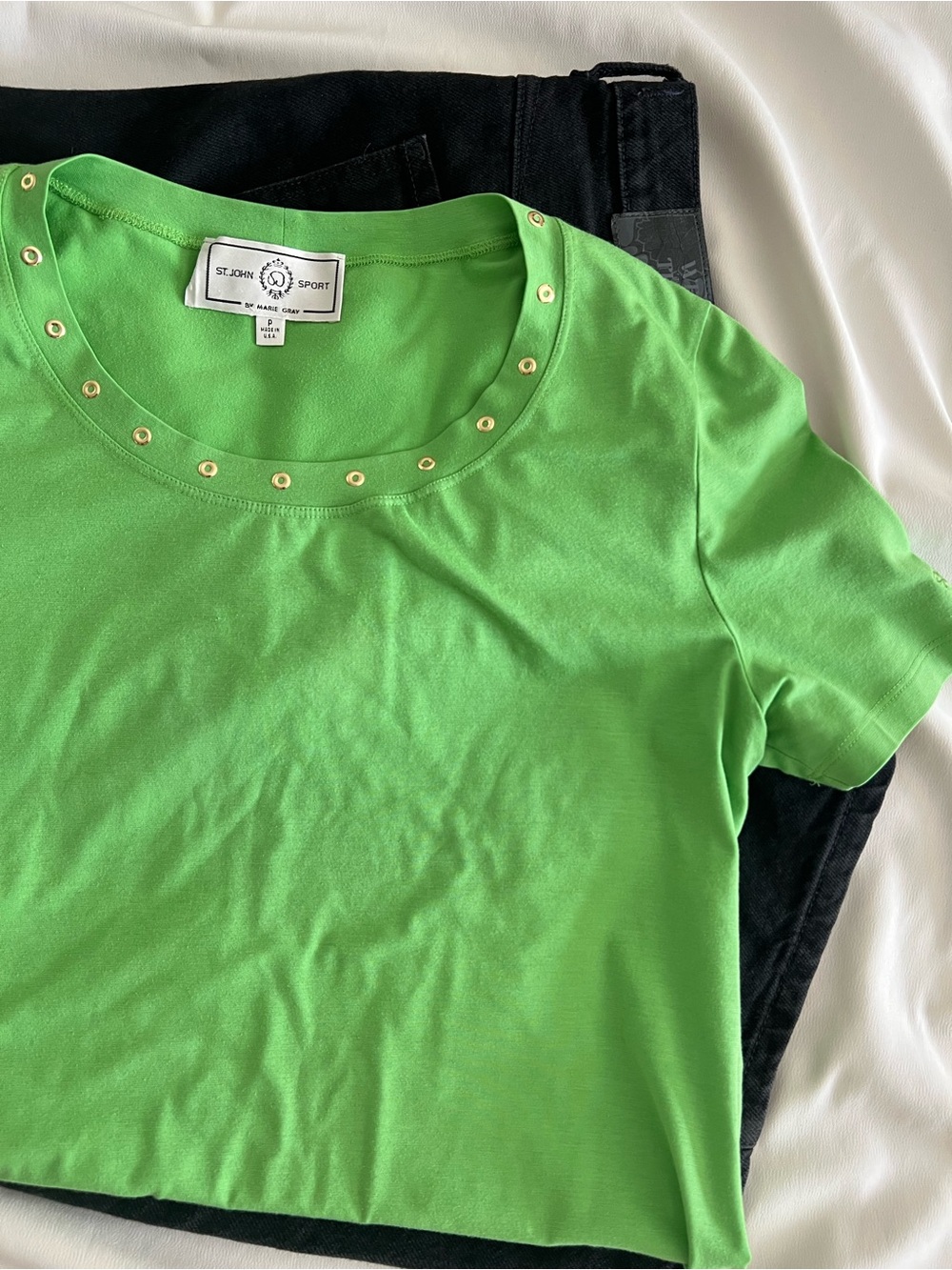 St. John Sport Green Tee ✨💚 - Picture 2 of 5